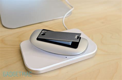 Magic mouse battery charger